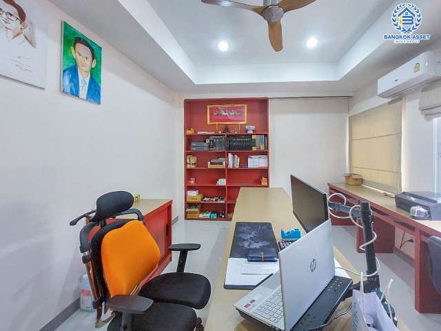 *****บ้านเดี่ยวมือสองย่านกรุงเทพฯ ม.แลนซีโอ รามอินทรา-วัชรพล เนื้อที่กว้าง 54.20 ตร.ว. ฟังก์ชัน 3 ห้องนอน 3 ห้องน้ำ ที่จอดรถ 2 คัน บนทำเลใกล้ทางด่วนรามอินทรา และถนนวงแหวนกาญจนาฯฝั่งตะวันออก เชื่อมต่อรถไฟฟ้า 2 สายทั้งสายสีชมพู "สถานีวัชรพล" และสายสีเขียว "สถานีสะพานใหม่" ใกล้จุดขึ้นทางด่วน "ฉลองรัช" จองเลย!